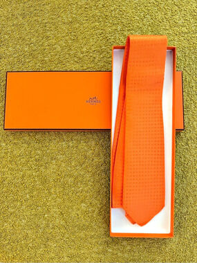 Hermès Tie Orange “H” Patterned
